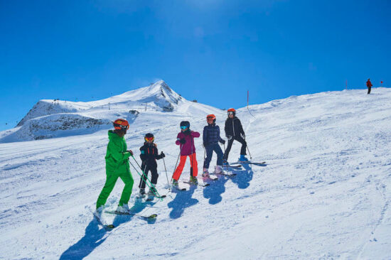 Hintertux Gletcher er snesikkert 365 dage om året. Hintertux er kendetegnet ved masser af god sne samt brede og velpræparerede pister til alle niveauer. Det er efter vores mening blandt Østrigs absolut bedste skiområder.
